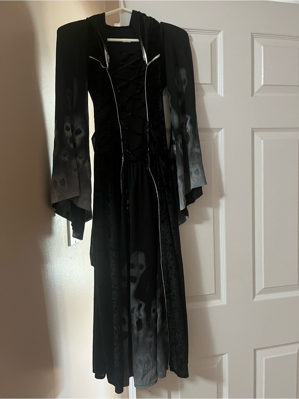 Spirit Halloween/Cosplay Costume Black Gothic Hooded Lace-Up Long Dress